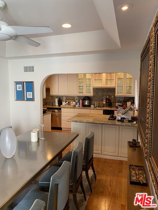 8455 Fountain Avenue, West Hollywood CA: https://media.crmls.org/mediaz/4175144c-496a-4dda-8d2d-e9008e6394e9.jpg