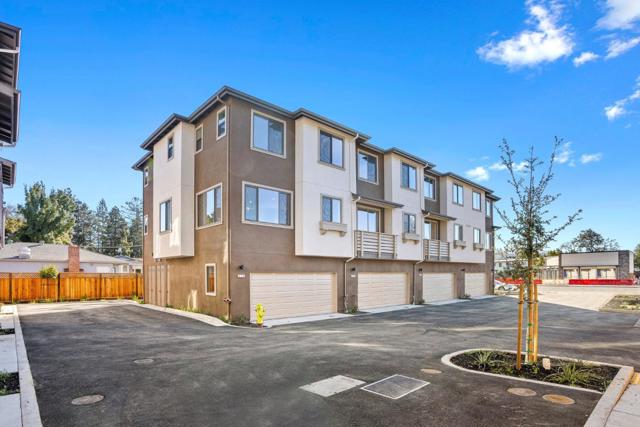 955 Woodside Road, Redwood City CA: https://media.crmls.org/mediaz/417537c9-3fbc-4949-bc2f-5fbc611631ab.jpg