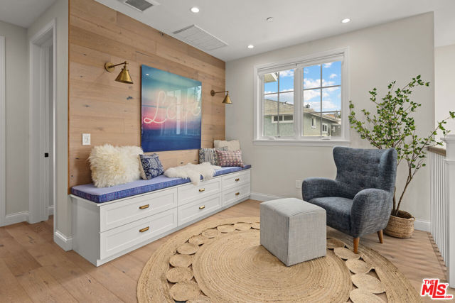 3520 Butler Avenue, Los Angeles CA: https://media.crmls.org/mediaz/4175ac43-cf2e-46be-b34f-90ff97f70944.jpg
