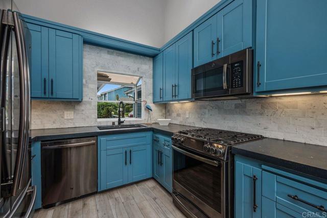 Detail Gallery Image 15 of 40 For 598 Summer View Cir, Encinitas,  CA 92024 - 3 Beds | 2/1 Baths