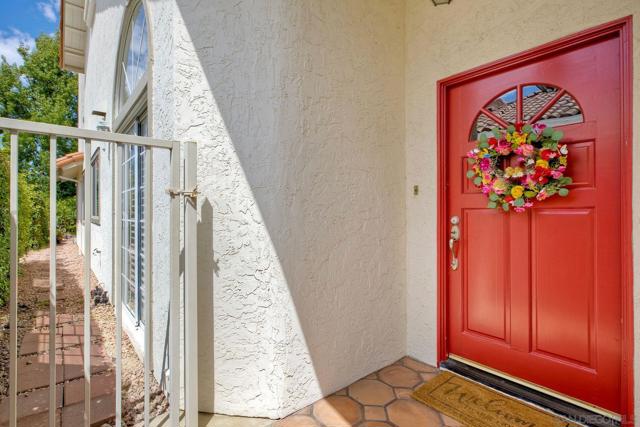 1089 Ridge Heights Dr, Fallbrook CA: https://media.crmls.org/mediaz/4175ffe1-6e63-45cc-9299-85ff1b65a8d0.jpg