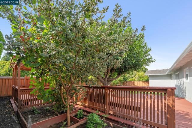 1786 Klier Drive, Concord CA: https://media.crmls.org/mediaz/41760b6b-381b-447d-b7db-9671bd58724d.jpg