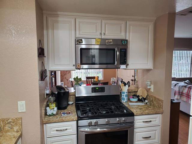 Detail Gallery Image 9 of 24 For 10180 Plam Glen Dr #58,  Santee,  CA 92071 - 3 Beds | 2/1 Baths