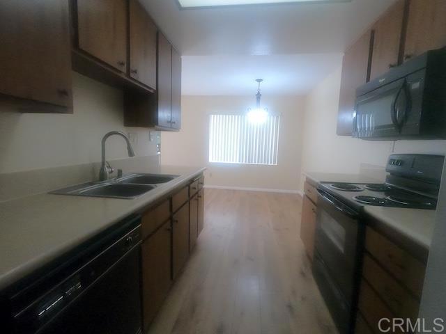 Detail Gallery Image 39 of 43 For 1677 Melrose Ave #F,  Chula Vista,  CA 91911 - 3 Beds | 2 Baths