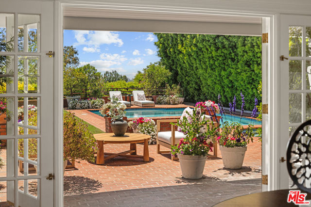 Drew Fenton | 848 Toulon Drive Pacific Palisades CA | MLS: 7201046