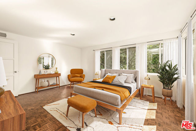 16449 Akron Street, Pacific Palisades CA: https://media.crmls.org/mediaz/4176e70b-a236-49bb-9028-6cff8536b619.jpg