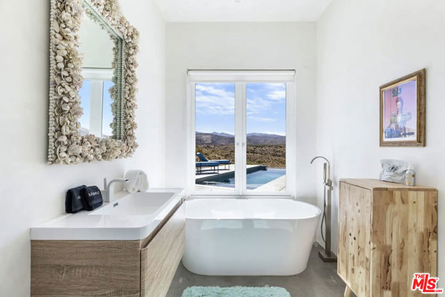 5215 Pioneertown Road, Pioneertown CA: https://media.crmls.org/mediaz/41778f23-57cc-4037-9d3a-1d781fc9084a.jpg