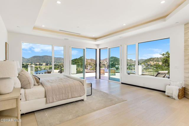 118 Giles Road, Lake Sherwood CA: https://media.crmls.org/mediaz/4177b0ce-c6a4-4cd5-84fa-d6a3d97a2129.jpg