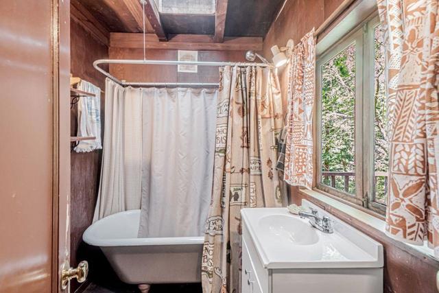 0 Big Tree Way, Woodside CA: https://media.crmls.org/mediaz/4178173f-4440-4bd4-8ec3-8fafc3a1a28b.jpg