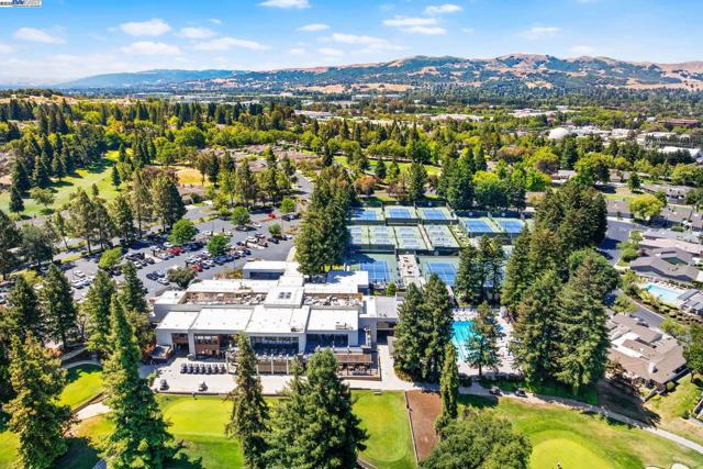 711 Glen Eagle Ct, Danville CA: https://media.crmls.org/mediaz/4178bae9-d814-4688-824e-5c2f986fe98c.jpg