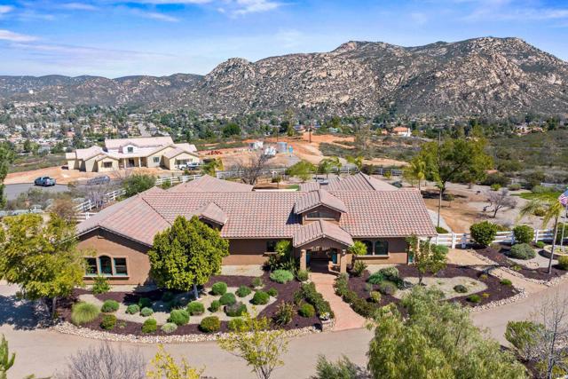 15636 Sage Hill Drive, Ramona CA: https://media.crmls.org/mediaz/4179d76b-f461-4998-b492-2bb5adf62cdf.jpg