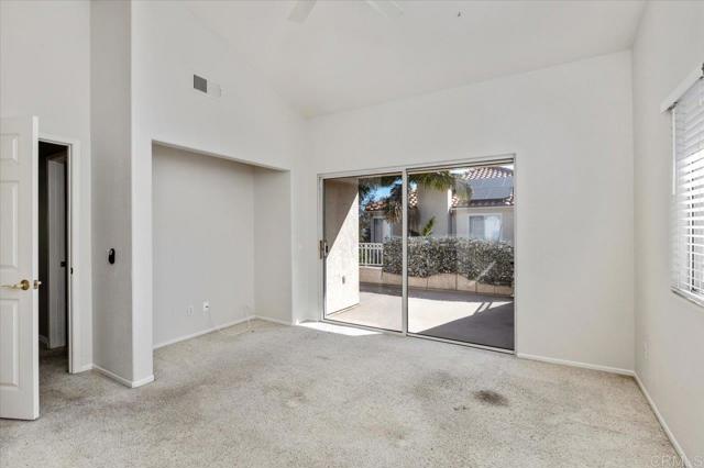 Detail Gallery Image 13 of 33 For 4976 Bella Collina St, Oceanside,  CA 92056 - 5 Beds | 3 Baths