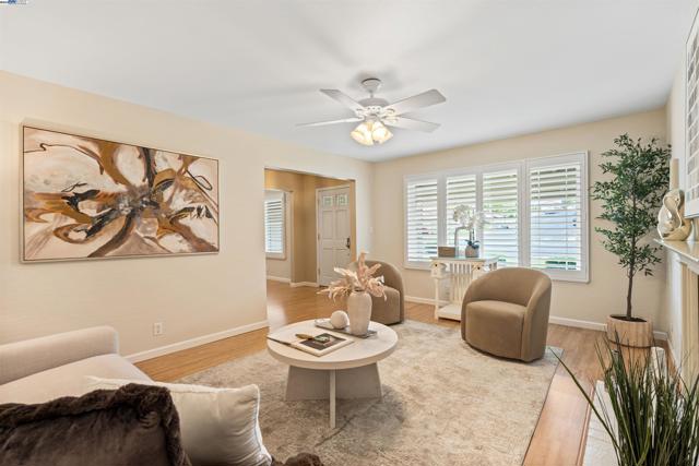 2845 Briarwood Dr, Livermore CA: https://media.crmls.org/mediaz/417ae429-3bc3-4582-88ce-21a3c2958f7c.jpg
