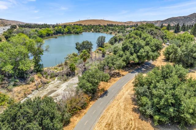 6901 Rodling Drive, San Jose CA: https://media.crmls.org/mediaz/417b8e2f-c95a-40ab-be6b-d43c0139ae59.jpg