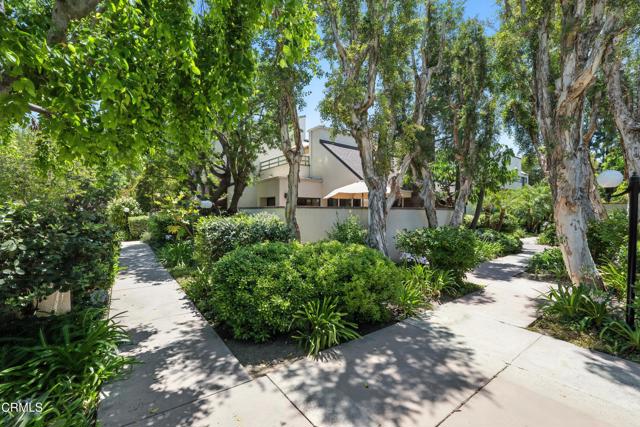 Detail Gallery Image 2 of 49 For 18731 Hatteras St #35,  Tarzana,  CA 91356 - 3 Beds | 2/1 Baths