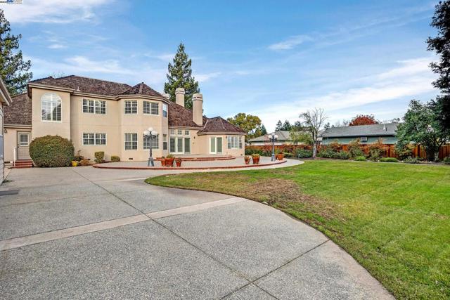 2215 Chardonnay Way, Livermore CA: https://media.crmls.org/mediaz/417bc01e-3d64-4999-b723-fcd5a21f446a.jpg