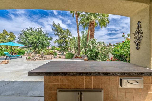80086 Camino Santa Elise, Indio CA: https://media.crmls.org/mediaz/417bcdb2-4bd5-44cc-b6d9-39029df6bba3.jpg
