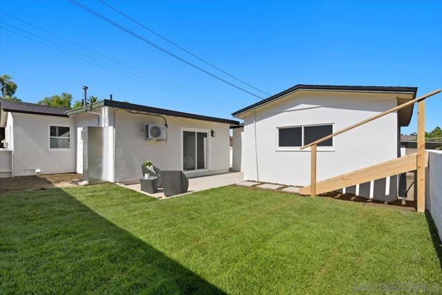 2039 Winnett St, San Diego CA: https://media.crmls.org/mediaz/417bd94f-7aaa-42db-9f7b-e581d6214a31.jpg