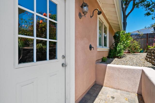 422 Mccormick Avenue, Capitola CA: https://media.crmls.org/mediaz/417c0342-9d0d-475d-b0e9-80eedbaaebb2.jpg