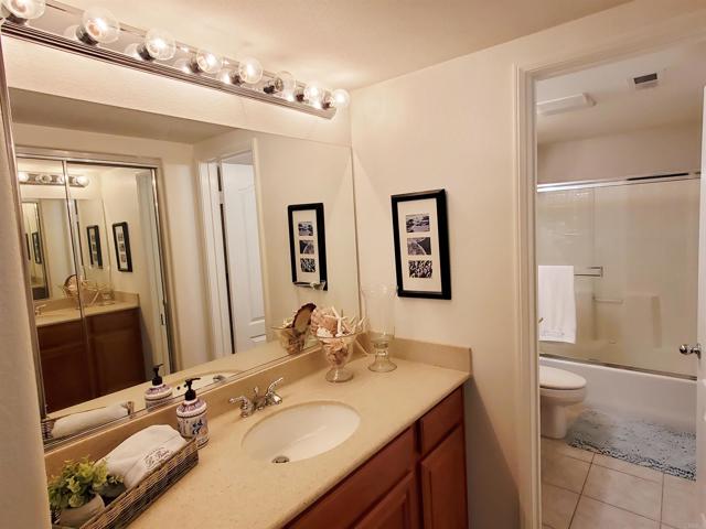 Detail Gallery Image 16 of 18 For 6484 Corte La Luz, Carlsbad,  CA 92009 - 2 Beds | 2 Baths
