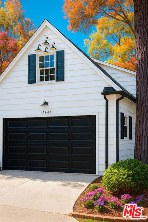 14807 Round Valley Drive, Sherman Oaks CA: https://media.crmls.org/mediaz/417c9ef5-1ac7-41f9-9d49-154ddc792823.jpg