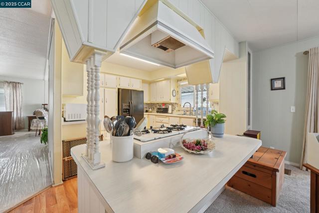 327 La Vina, Pacheco CA: https://media.crmls.org/mediaz/417cf5d8-af20-4097-a0b8-87f090b55194.jpg
