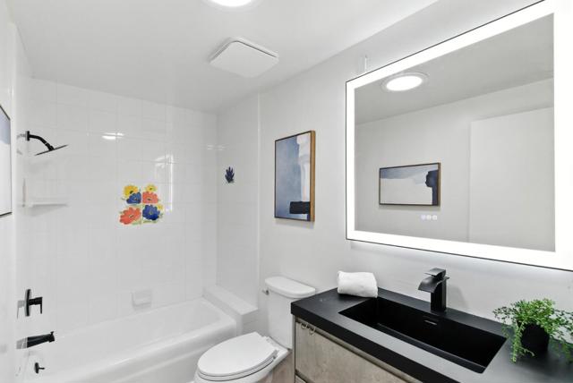 588 Marlin Court, Redwood City CA: https://media.crmls.org/mediaz/417e1ddb-8606-46e7-b51e-aa383fdbd374.jpg