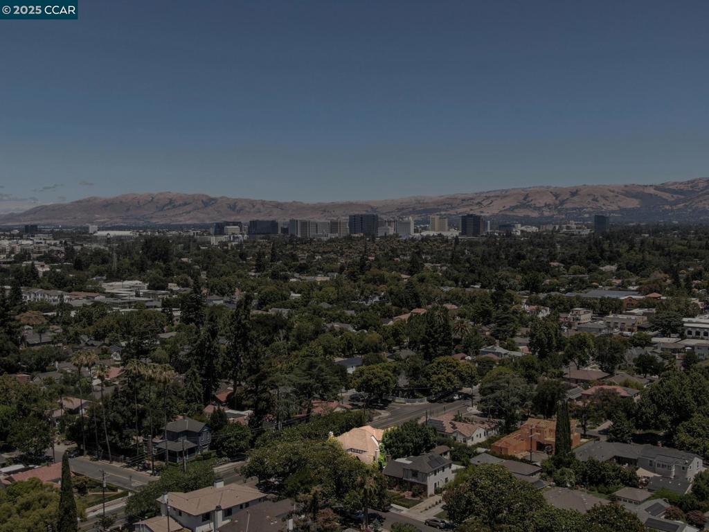 https://media.crmls.org/mediaz/417e3548-508b-4607-a9e2-aff7824408ce.jpg?preset=X-Large
