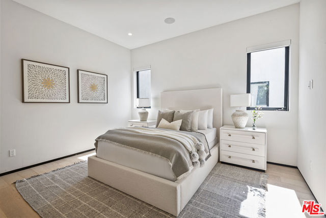 428 N La Jolla Avenue, Los Angeles CA: https://media.crmls.org/mediaz/417fb9ec-a1c1-40be-ad9d-5d0c1b820224.jpg