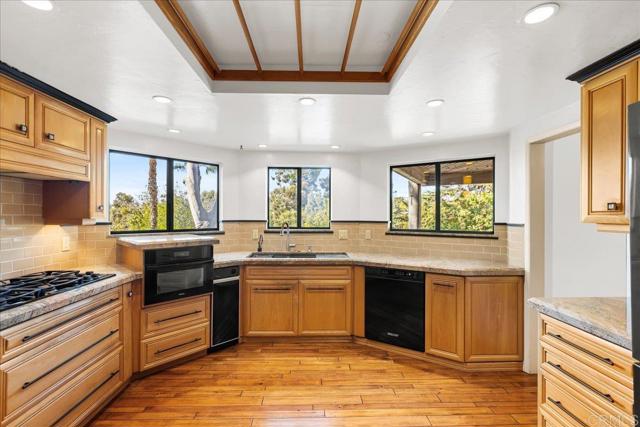 Detail Gallery Image 19 of 75 For 2871 Brant St, San Diego,  CA 92103 - 3 Beds | 3/1 Baths