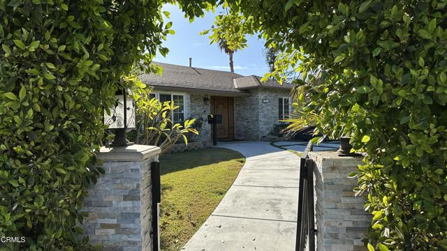 Detail Gallery Image 3 of 35 For 2510 Lambert Dr, Pasadena,  CA  - 4 Beds | 3 Baths