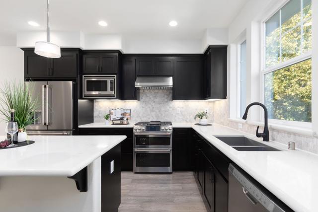 733 E Evelyn Avenue, Sunnyvale CA: https://media.crmls.org/mediaz/41804035-ff26-450f-8ee3-e44ee6ba3f81.jpg