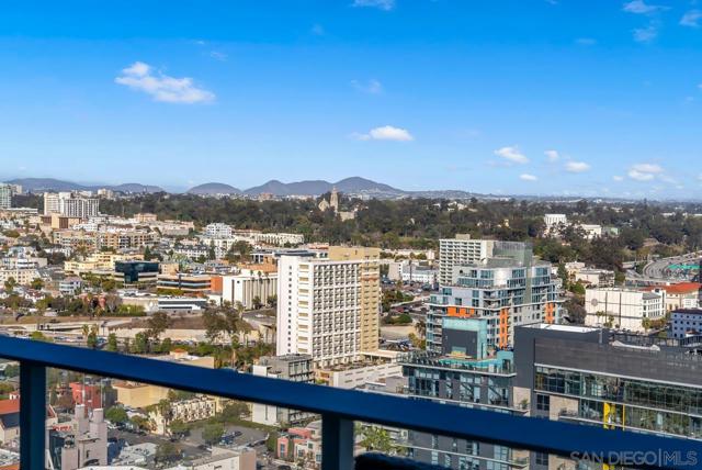 1388 Kettner Blvd, San Diego CA: https://media.crmls.org/mediaz/41805d4d-dd87-4b29-8671-6537ea8d0d96.jpg