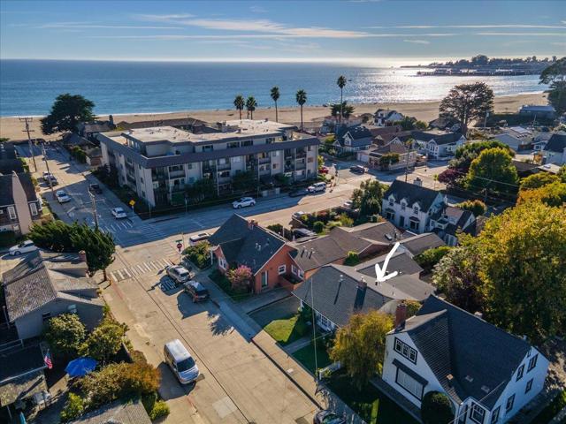 207 2nd Avenue, Santa Cruz CA: https://media.crmls.org/mediaz/4180a57b-2acd-4047-9d53-5c0a55026aae.jpg