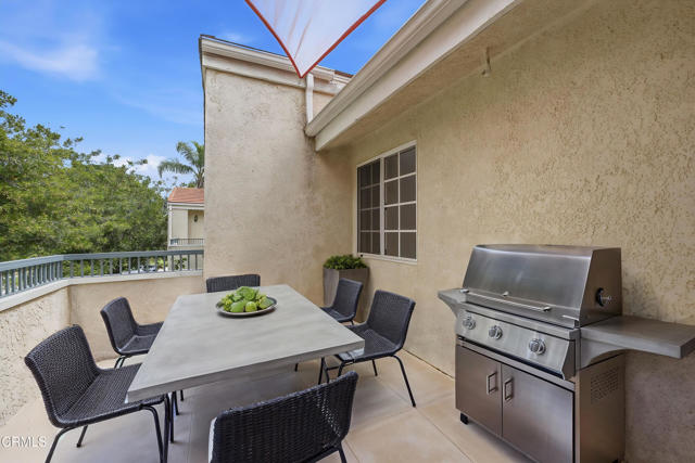 574 Charles Street, Moorpark CA: https://media.crmls.org/mediaz/4180e534-315a-4bfc-96a1-6a32821d102d.jpg