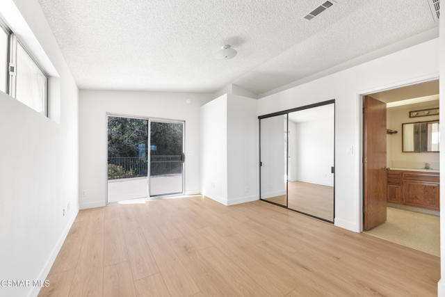 1140 San Clemente Way, Camarillo CA: https://media.crmls.org/mediaz/41813859-6229-413a-bf84-aad0c4a48a18.jpg