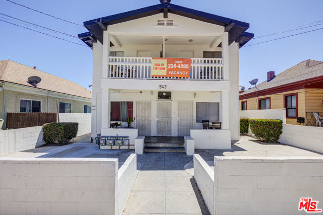 543 W 16th, San Pedro CA: https://media.crmls.org/mediaz/41818e1a-a979-4501-91cc-5b005ae68816.jpg
