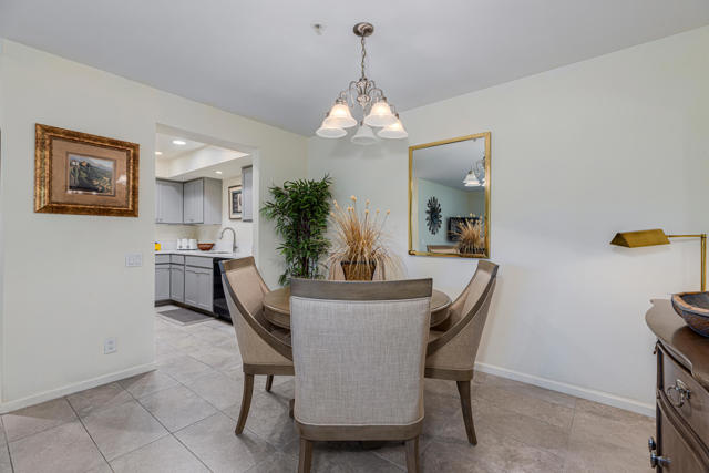 605 E Amado Road, Palm Springs CA: https://media.crmls.org/mediaz/41819871-1265-4ca2-8ee3-073255cbbe8c.jpg