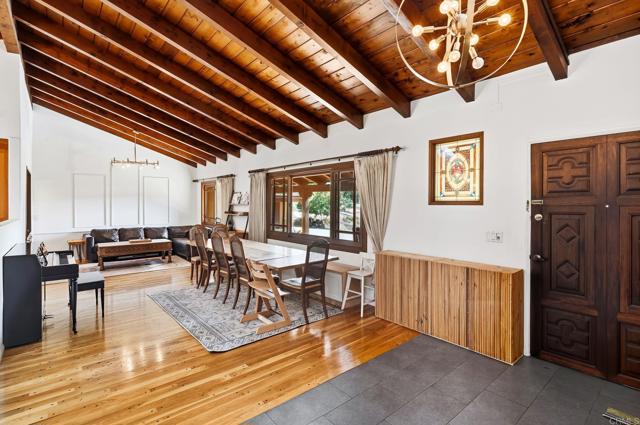 Detail Gallery Image 5 of 57 For 11724 Shadow Valley Rd, El Cajon,  CA 92020 - 5 Beds | 3 Baths