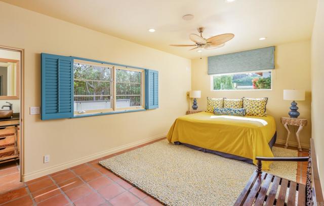 4843 La Jacaranda, Rancho Santa Fe CA: https://media.crmls.org/mediaz/41833f23-539d-40ff-92db-81917f8ae59a.jpg