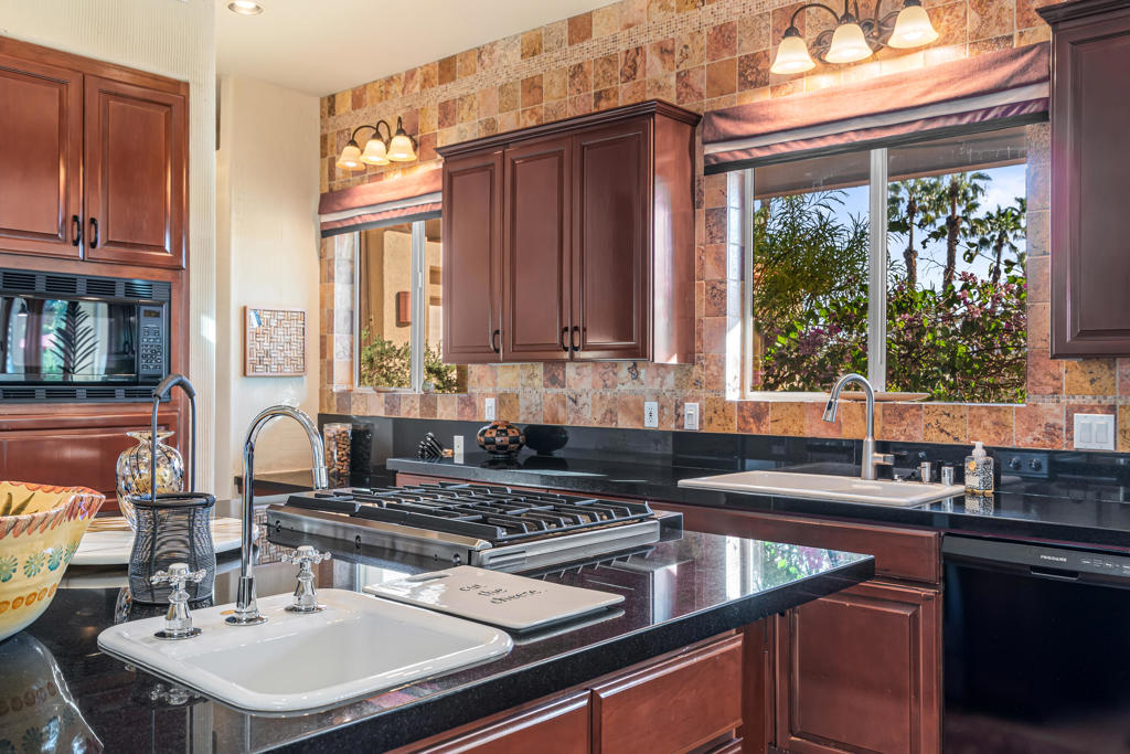 MLS #219138213DA image #16