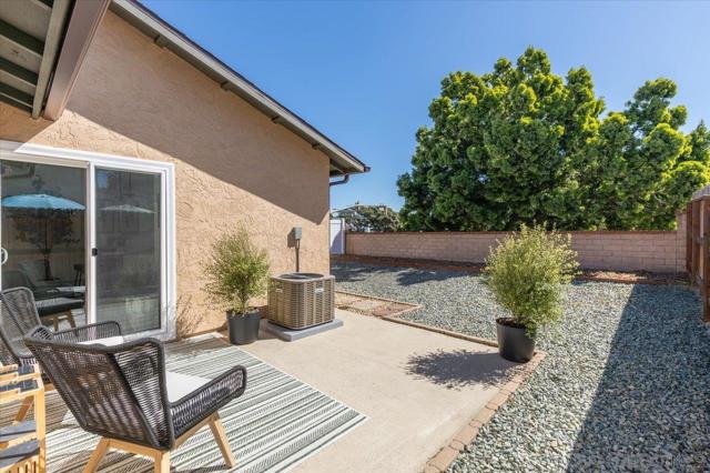 4617 Westridge Dr, Oceanside CA: https://media.crmls.org/mediaz/4183eae9-b824-4abe-b5ea-0c8fb50fe2c2.jpg