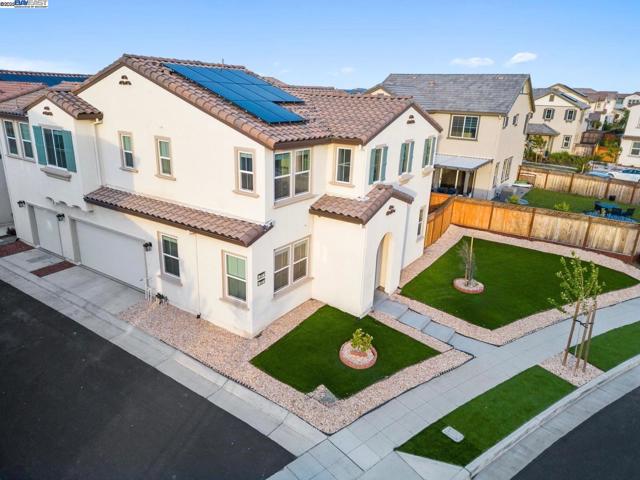 251 E Wrigleys Ave, Mountain House CA: https://media.crmls.org/mediaz/4183f50e-9771-48e2-bfdb-b3956bb0876a.jpg