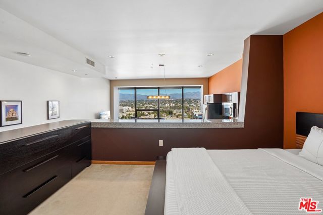1100 Wilshire Boulevard, 2105 photo 18