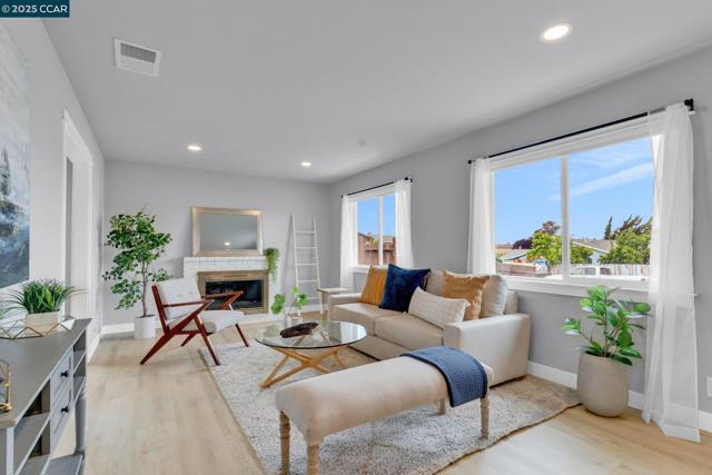 206 Princeton Ave, Vallejo CA: https://media.crmls.org/mediaz/41844c0c-d8f0-4fe5-9e33-53c8e446319c.jpg