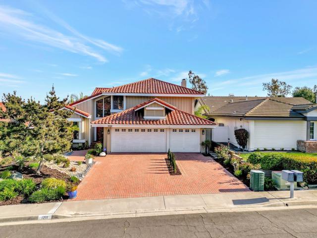 1211 Countrywood Lane, Vista CA: https://media.crmls.org/mediaz/41854766-53f3-42d6-ad01-f11d9f6b220b.jpg