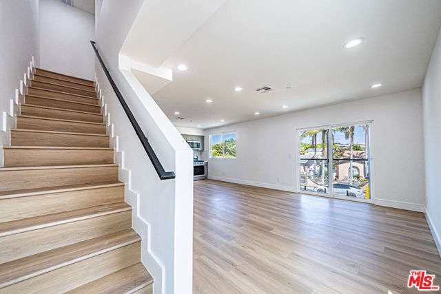 2055 S Garth Avenue, Los Angeles CA: https://media.crmls.org/mediaz/41855578-7d19-40c3-ac66-4ea25b9b2b5f.jpg