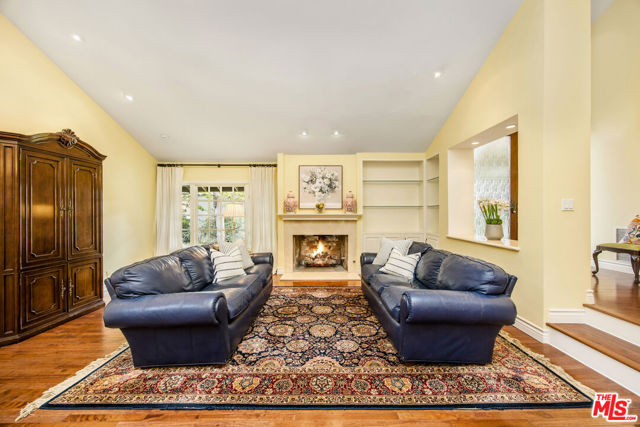 2124 Eric Drive, Los Angeles CA: https://media.crmls.org/mediaz/418557bd-2ff8-4e0e-92b0-10745ac46d9f.jpg
