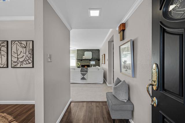 613 Joyce St, Livermore CA: https://media.crmls.org/mediaz/41855f60-151c-4ee9-92c7-51d565b2459e.jpg