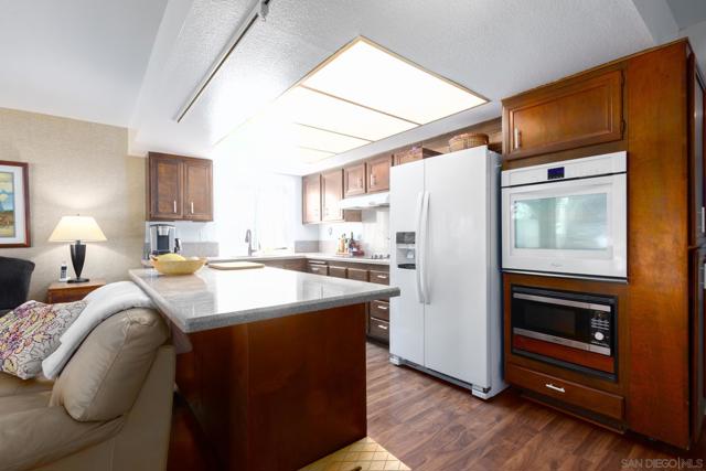 2941 Ariane Dr, San Diego CA: https://media.crmls.org/mediaz/418563fe-b7a1-4629-8750-a9d540acb6ef.jpg